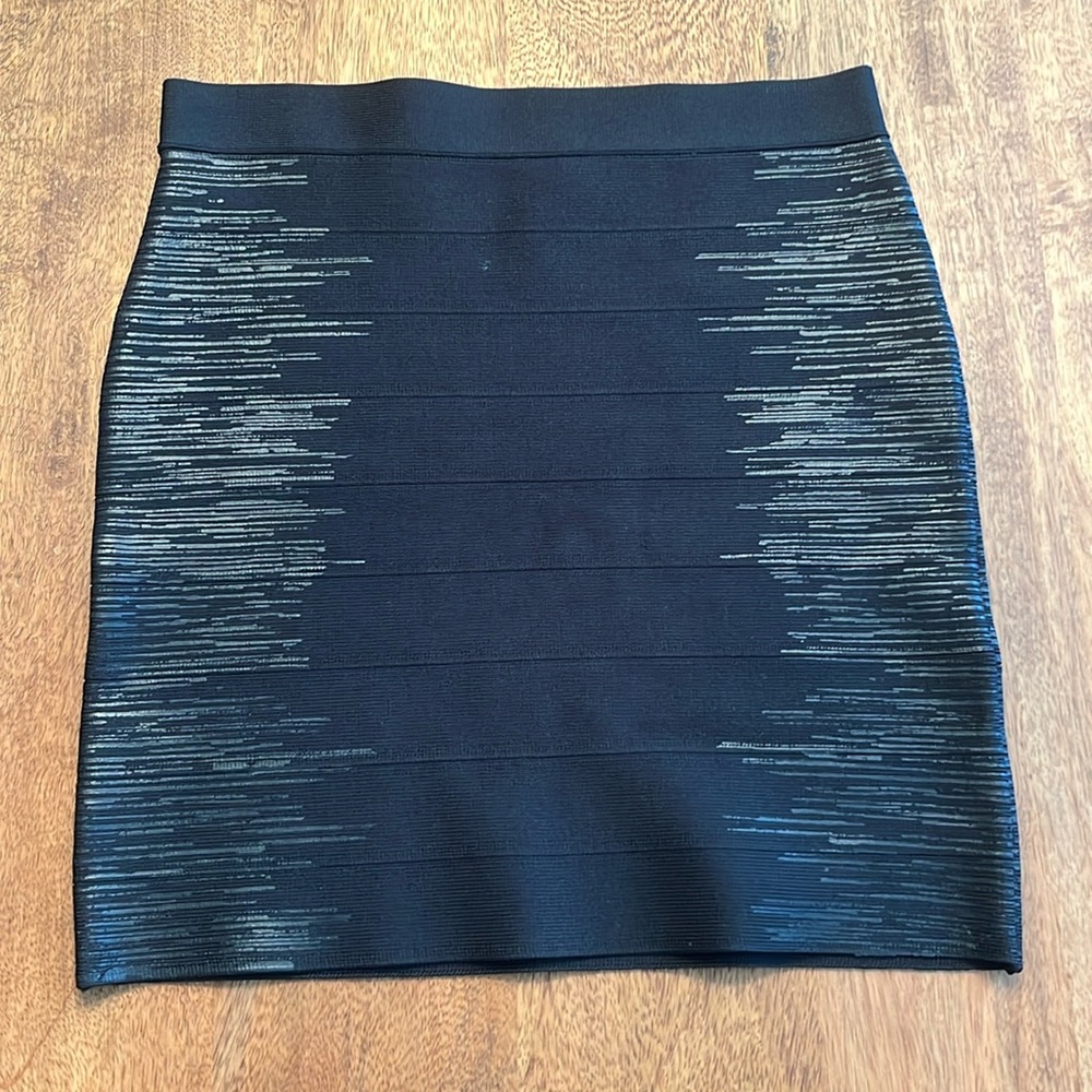 Black bandage skirt with coated detail (4)
